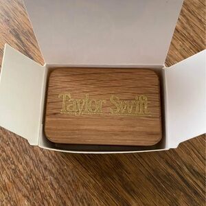 Taylor Swift Debut Guitar Picks in Wooden Box